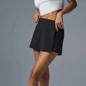 ALO Yoga Black Club Alumni Skort Medium